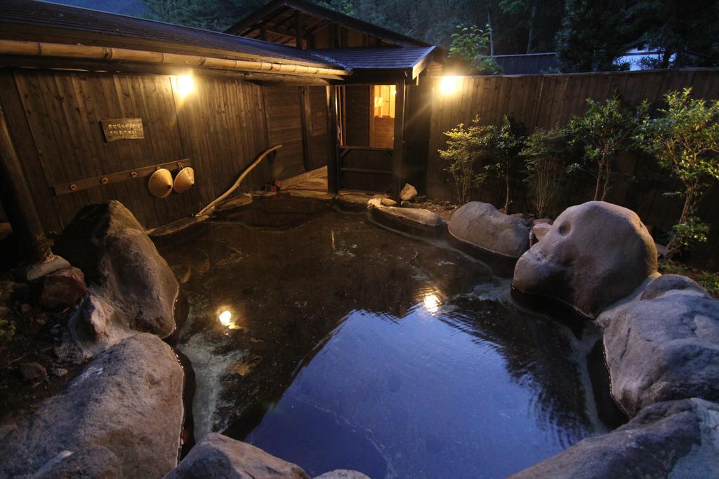 Отель Yufuin Ryoan Wazanho Оита Экстерьер фото