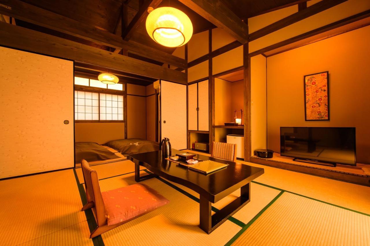 Отель Yufuin Ryoan Wazanho Оита Экстерьер фото